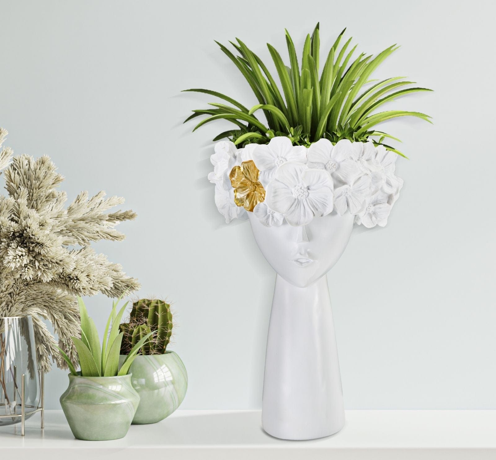 Vaza decorativa din rasina, Lady Cempaka Tall Alb / Auriu, L18xl15xH28,5 cm