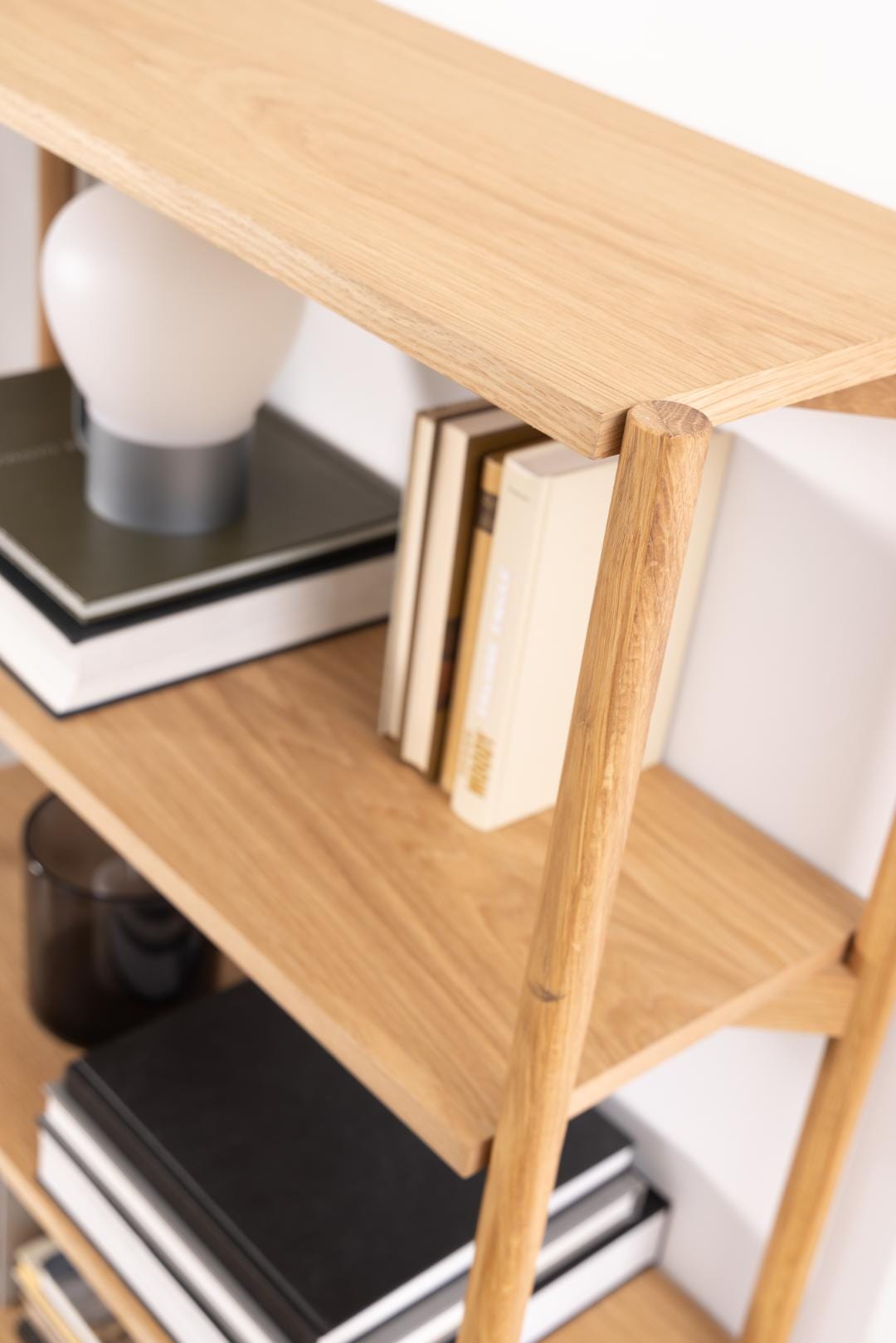 Actona Biblioteca din MDF si lemn, Braidwood Natural / Stejar, l86xA30xH160 cm