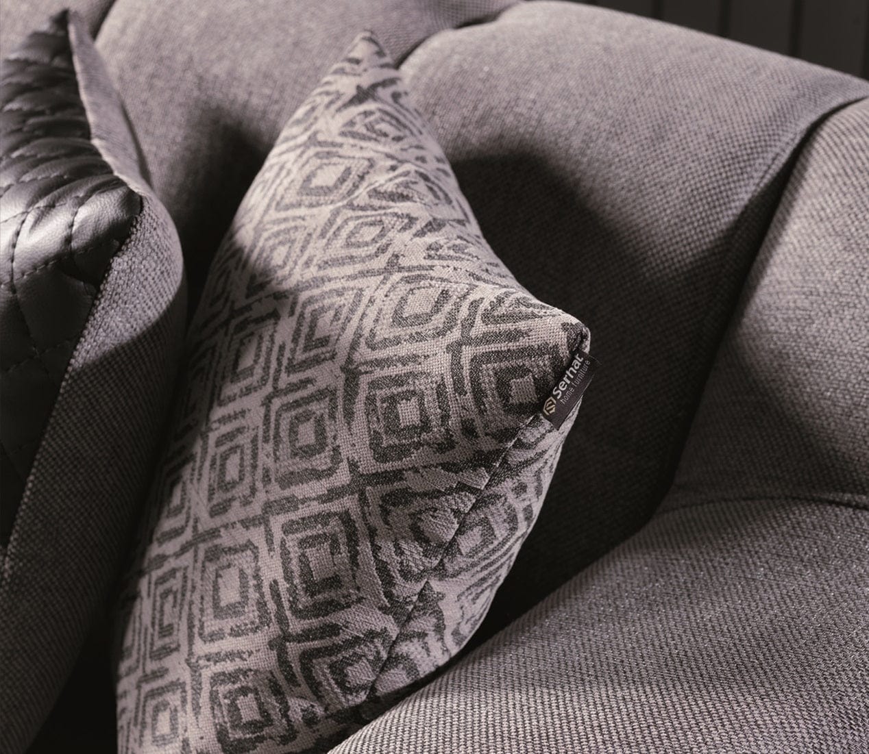 Serhat Canapea tapitata cu stofa si piele ecologica, 3 locuri, cu functie sleep pentru 1 persoana Miranda Gri K1, l230xA96xH82 cm