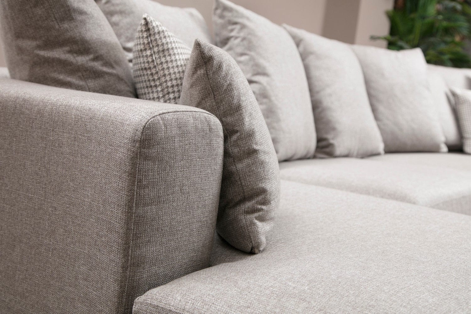 Coltar Colorado Grej Fix cu Spuma Poliuretanica, Sezlong pe Dreapta, tapitat cu Stofa Easy Clean, Perne Incluse, l380xA188xH88 cm (2)