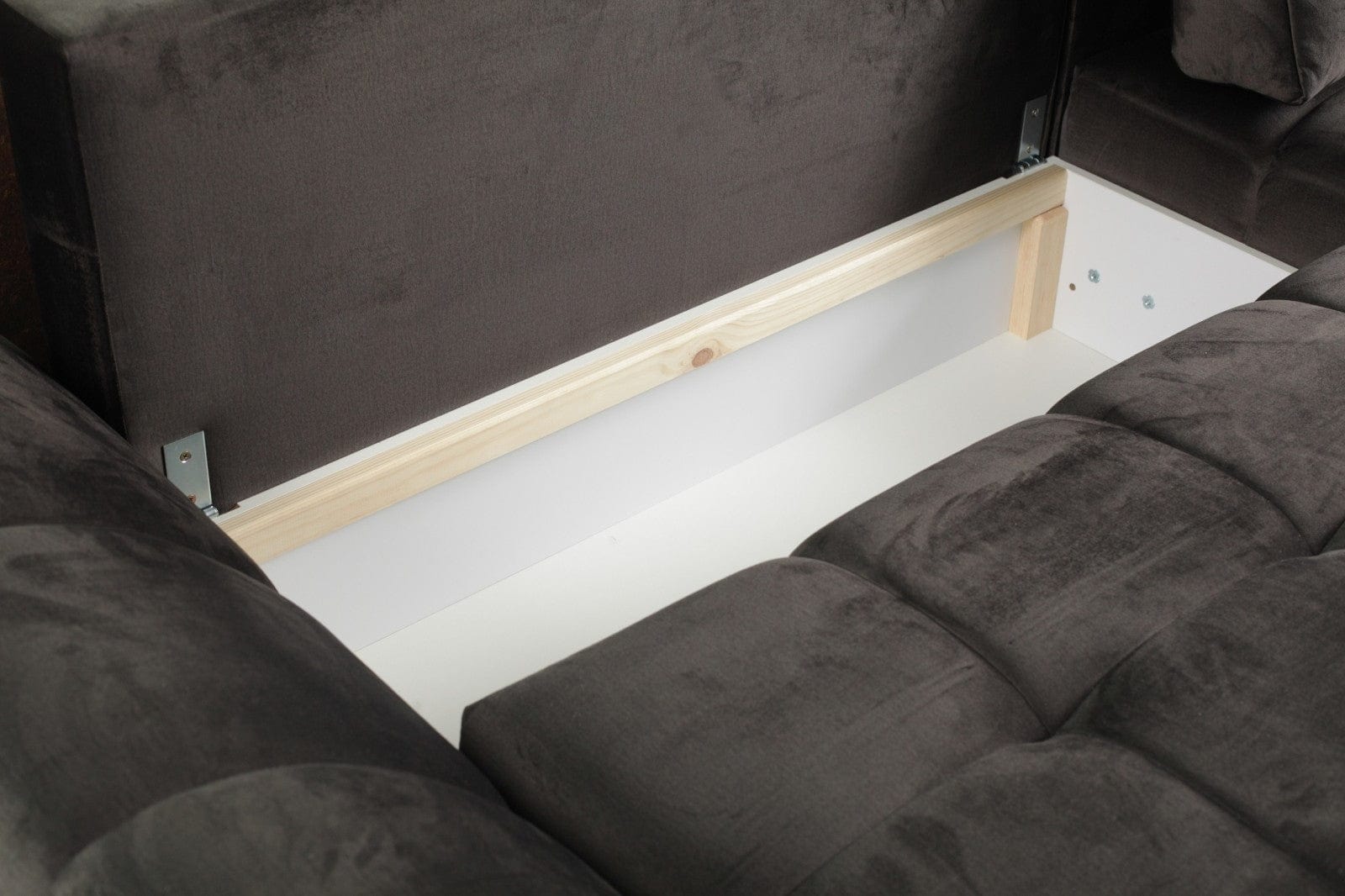 Coltar Voleto Monolith 95 Extensibil cu Arcuri Ondulate si Spuma Poliuretanica, Sezlong pe Dreapta, Suprafata de Dormit 219x136 cm, tapitat cu Stofa Water Repellent, cu Lada de Depozitare, Perne Incluse, l290xA192xH76 cm (1)