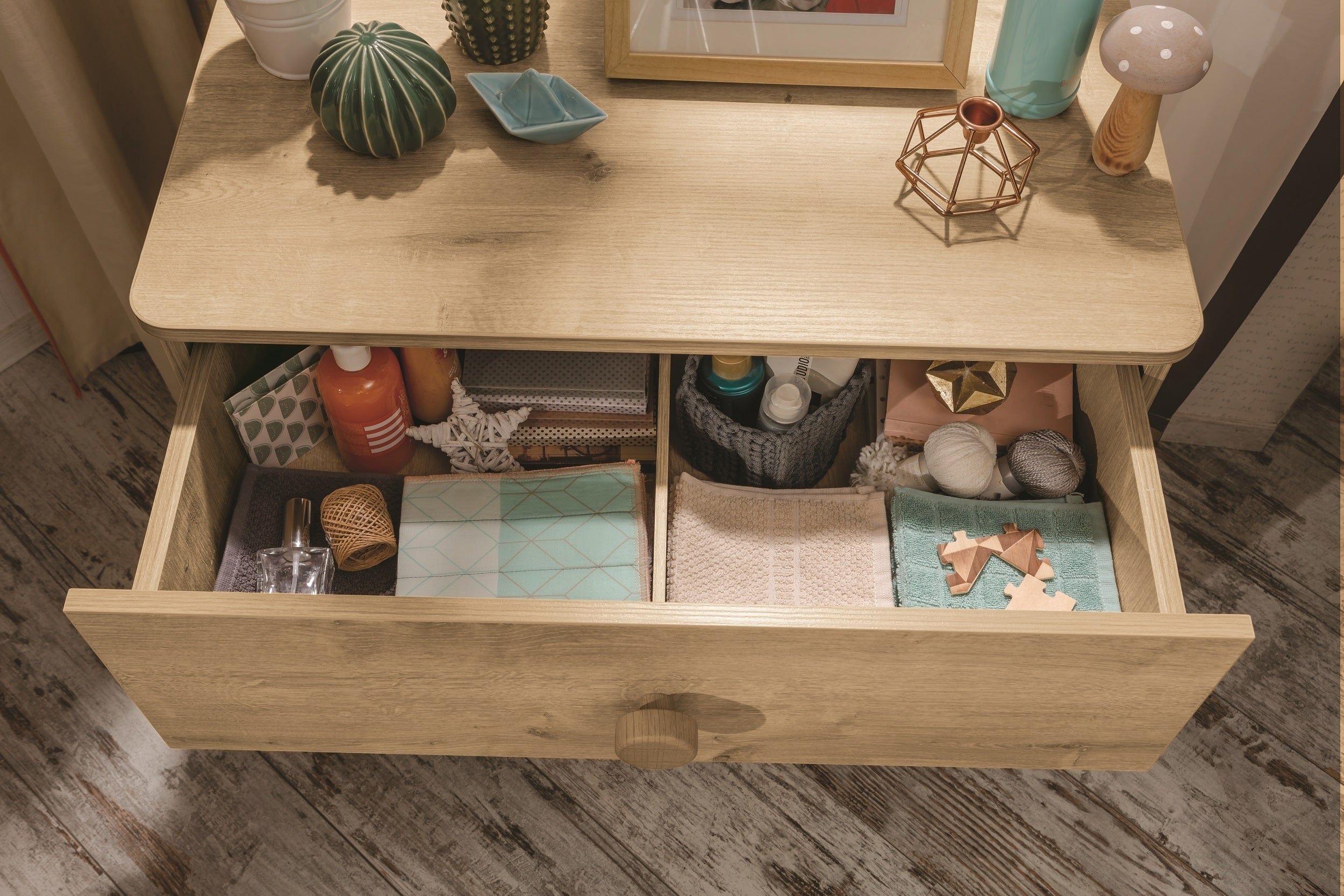 Comoda din pal cu 3 sertare, pentru tineret, Mocha Natur, l73xA43xH75 cm (9)