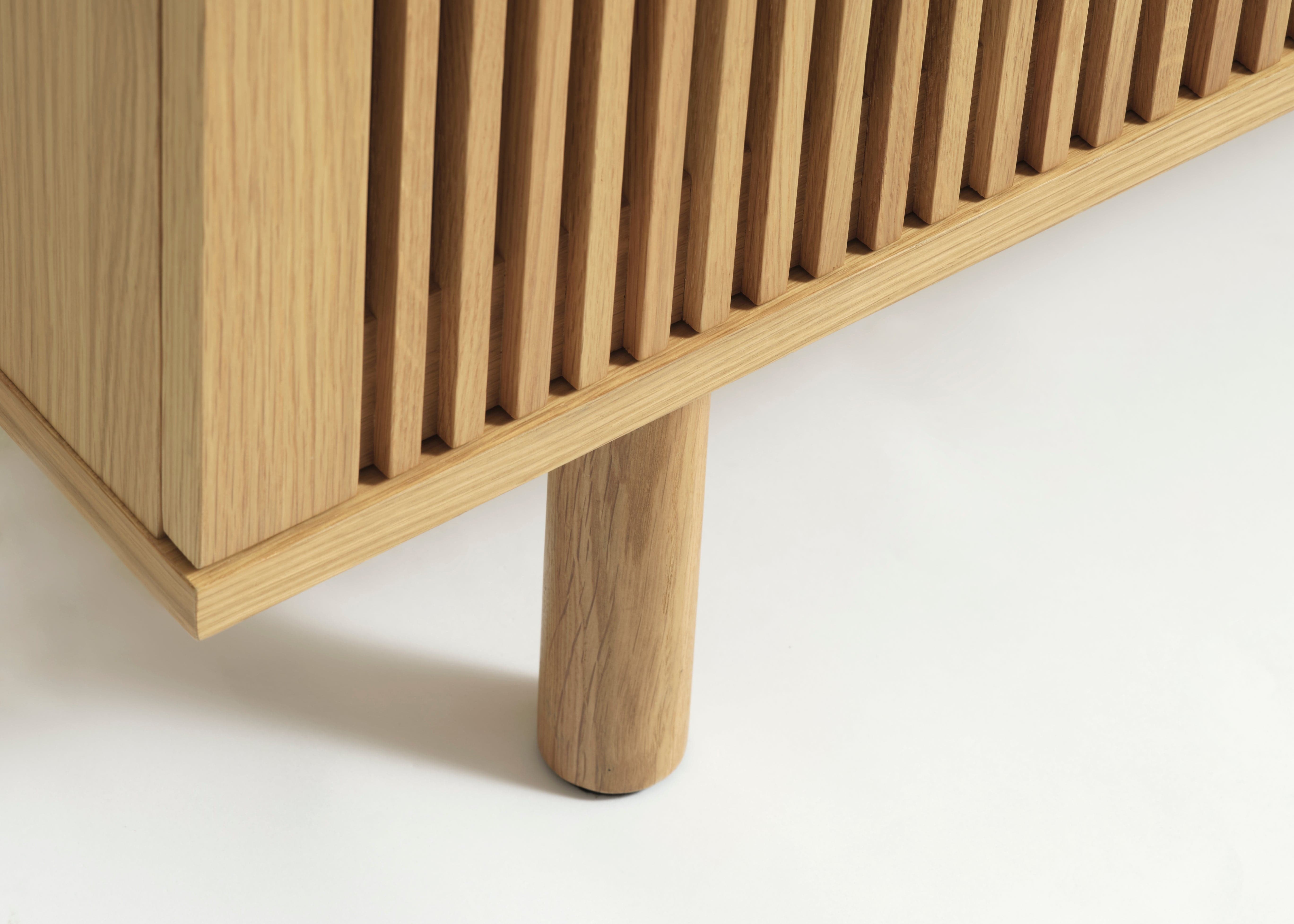 Unique Furniture A/S Comoda TV din lemn, pal si furnir, cu 2 usi, Tiber Stejar, l143xA40xH55 cm