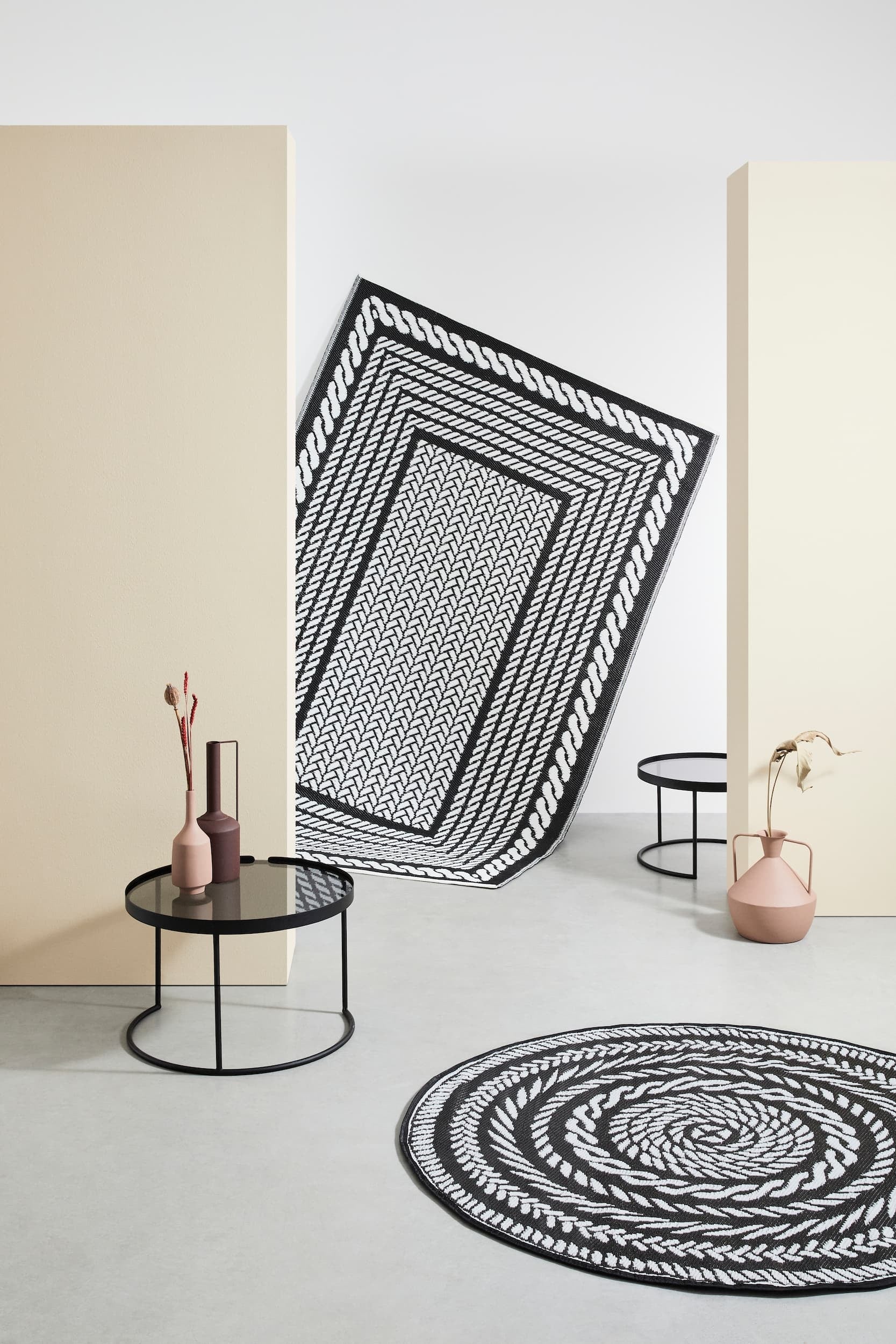 Covor de exterior, Kashan Round Alb / Negru, Ø150 cm (1)