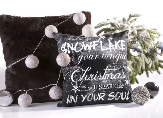 BFSummer Fata perna decorativa pentru Craciun Savi Negru / Alb, 40 x 40 cm