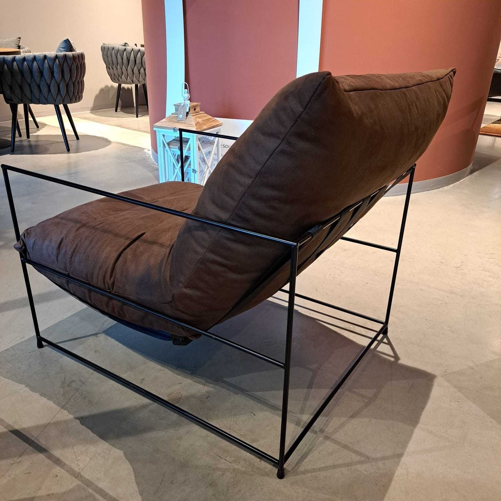 Fotoliu fix tapitat cu stofa si picioare metalice, Elton Maro / Negru, l76xA104xH85 cm (4)