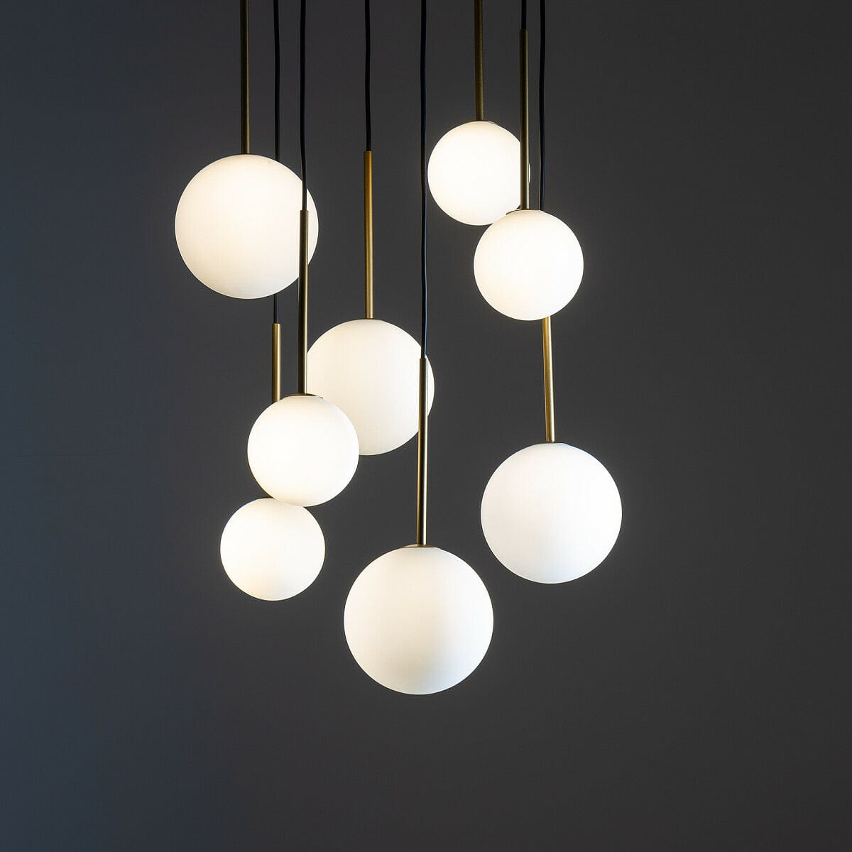 Nowodvorski Lustra Karo VIII Alb / Auriu / Negru