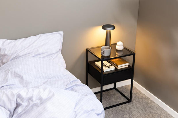 Noptiera din sticla si metal, cu 1 sertar, Randolf Fumuriu / Negru, l40xA35xH60 cm (8)