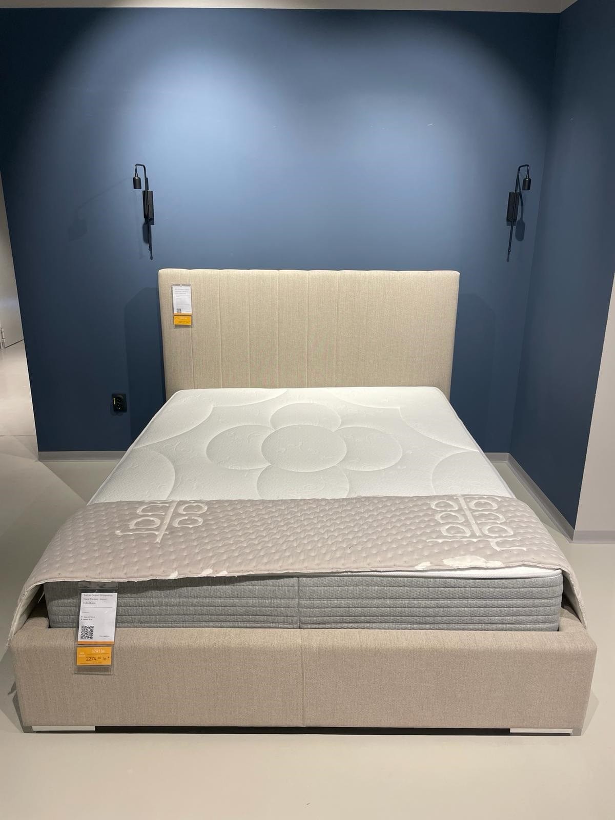 Pat tapitat cu Stofa, Somiera Rabatabila si Spatiu de Depozitare, Naomi Grej, 200 x 160 cm