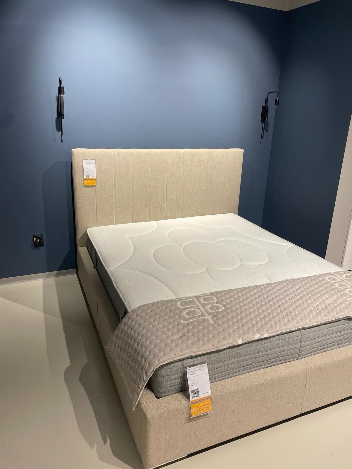 Pat tapitat cu Stofa, Somiera Rabatabila si Spatiu de Depozitare, Naomi Grej, 200 x 160 cm (3)