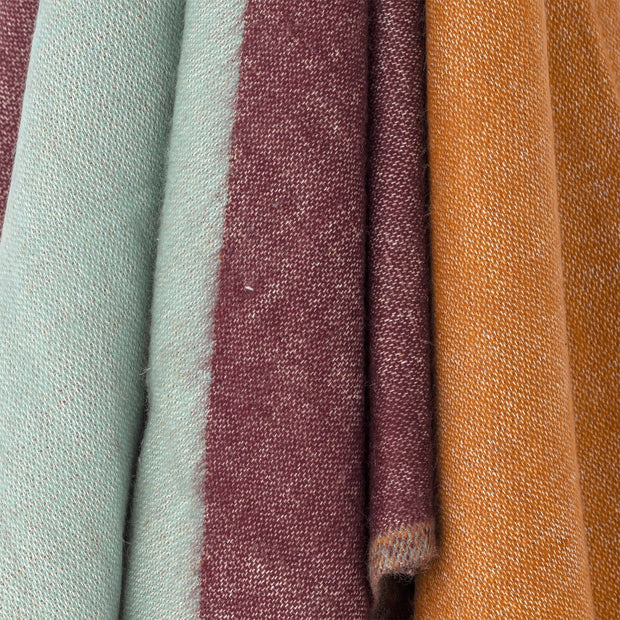 Patura decorativa din acril Ara Rosu, 150 x 125 cm (3)