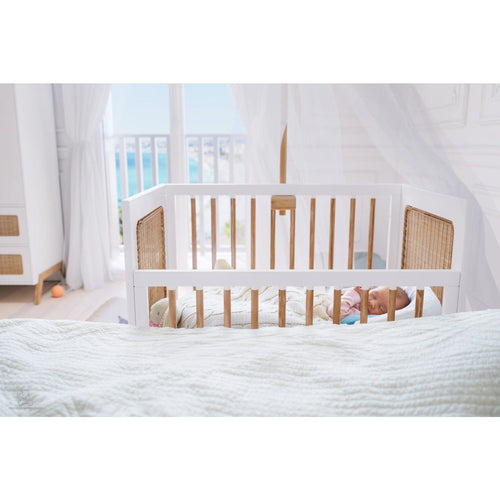Theo Bebe Patut din lemn, ratan si MDF, pentru bebe, Marelia Alb / Natural
