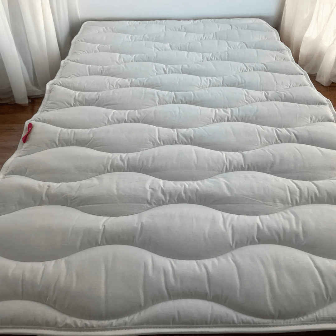 Cadar 200 x 140 cm Pilota Vara, umplutura vata 350 g/mp, tesatura bumbac, Waves Alb