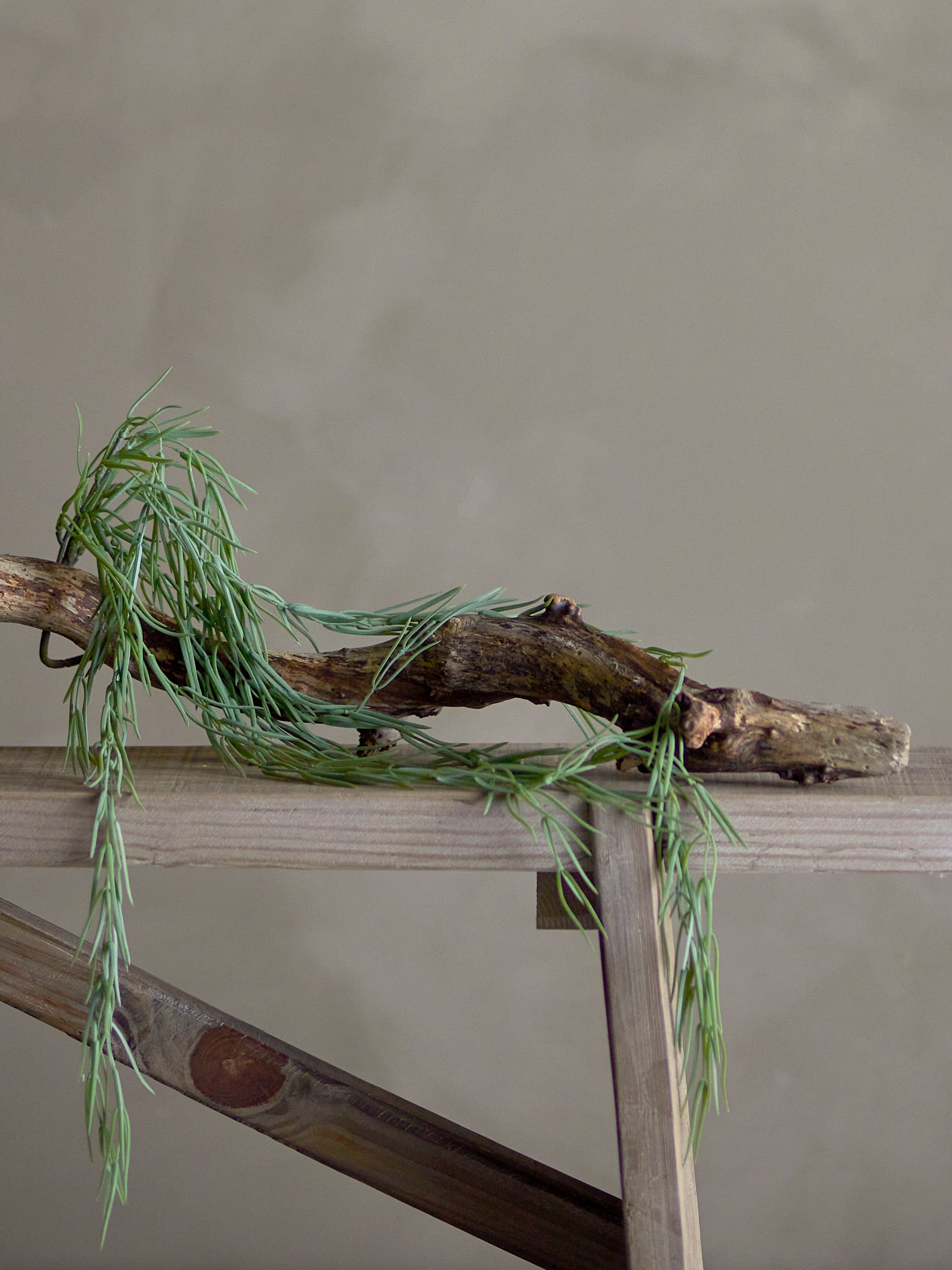 Planta artificiala curgatoare, Tilandsia Verde, H110 cm (2)