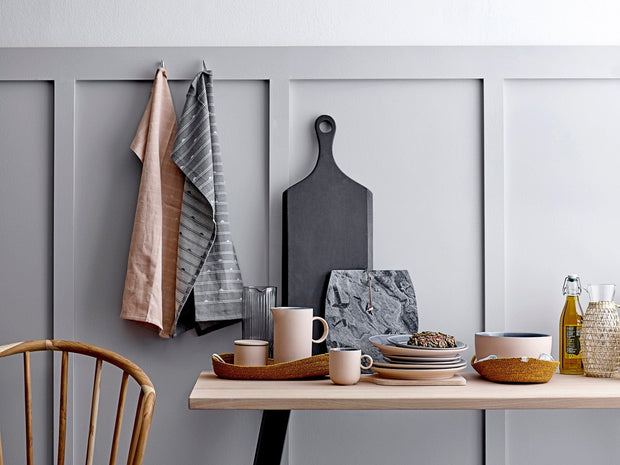 Bloomingville Platou servire din lemn de acacia, Okai Negru, L70xl25xH1,5 cm