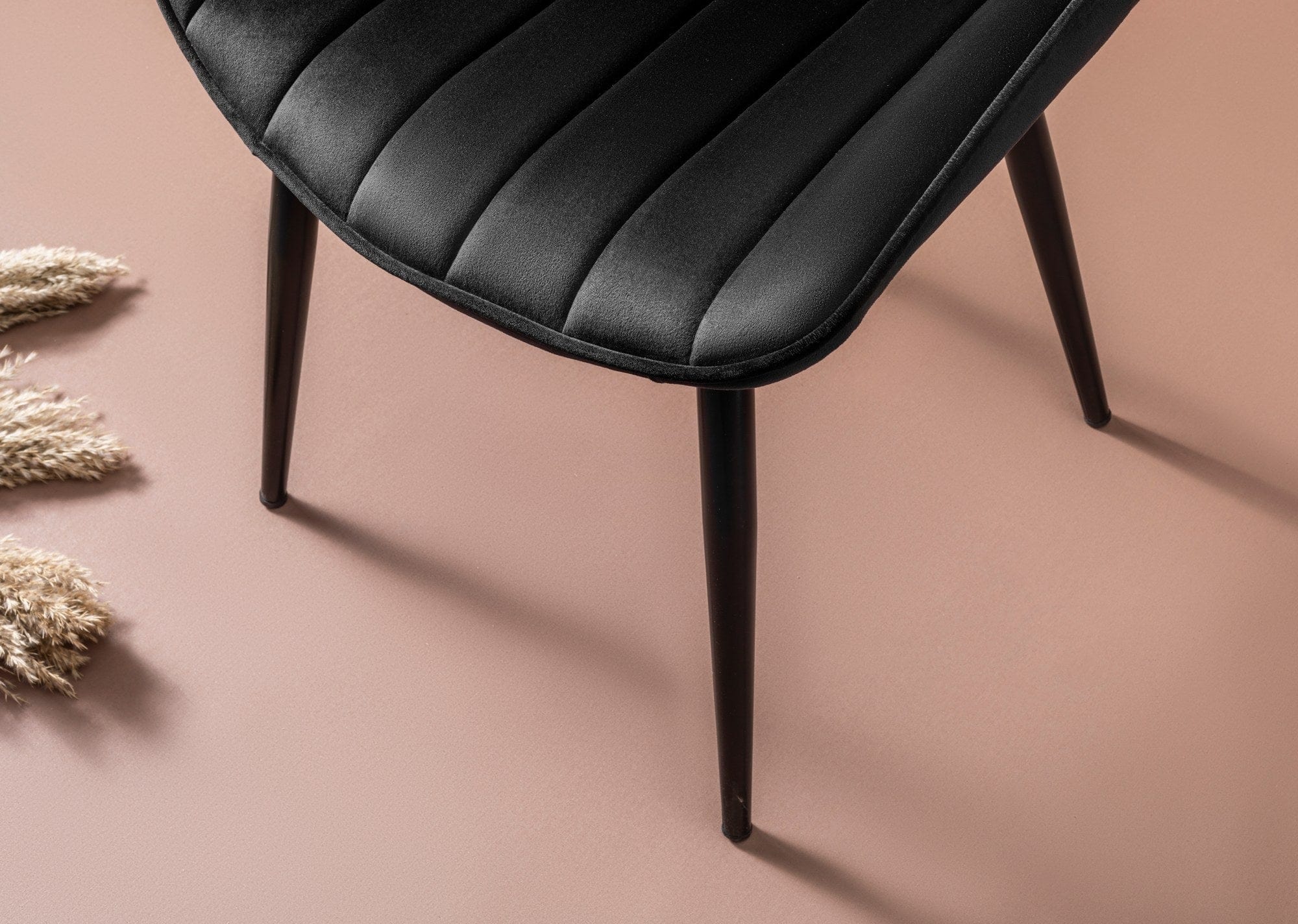 Asir Set 2 scaune tapitate cu stofa si picioare metalice, Venus Negru, l51xA45xH90 cm