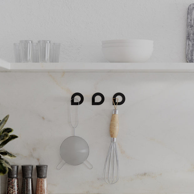 Set 3 carlige metalice pentru perete, Pino Negru, l6xA3,2xH6 cm (6)