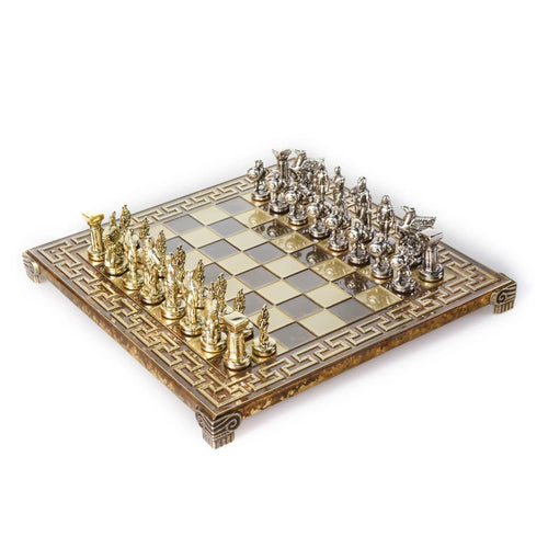 Manopoulos Set sah piese si tabla din alama, lucrate manual, Spartan Warrior, Tabla Bronz cu piese Auriu / Argintiu, 28 x 28 cm