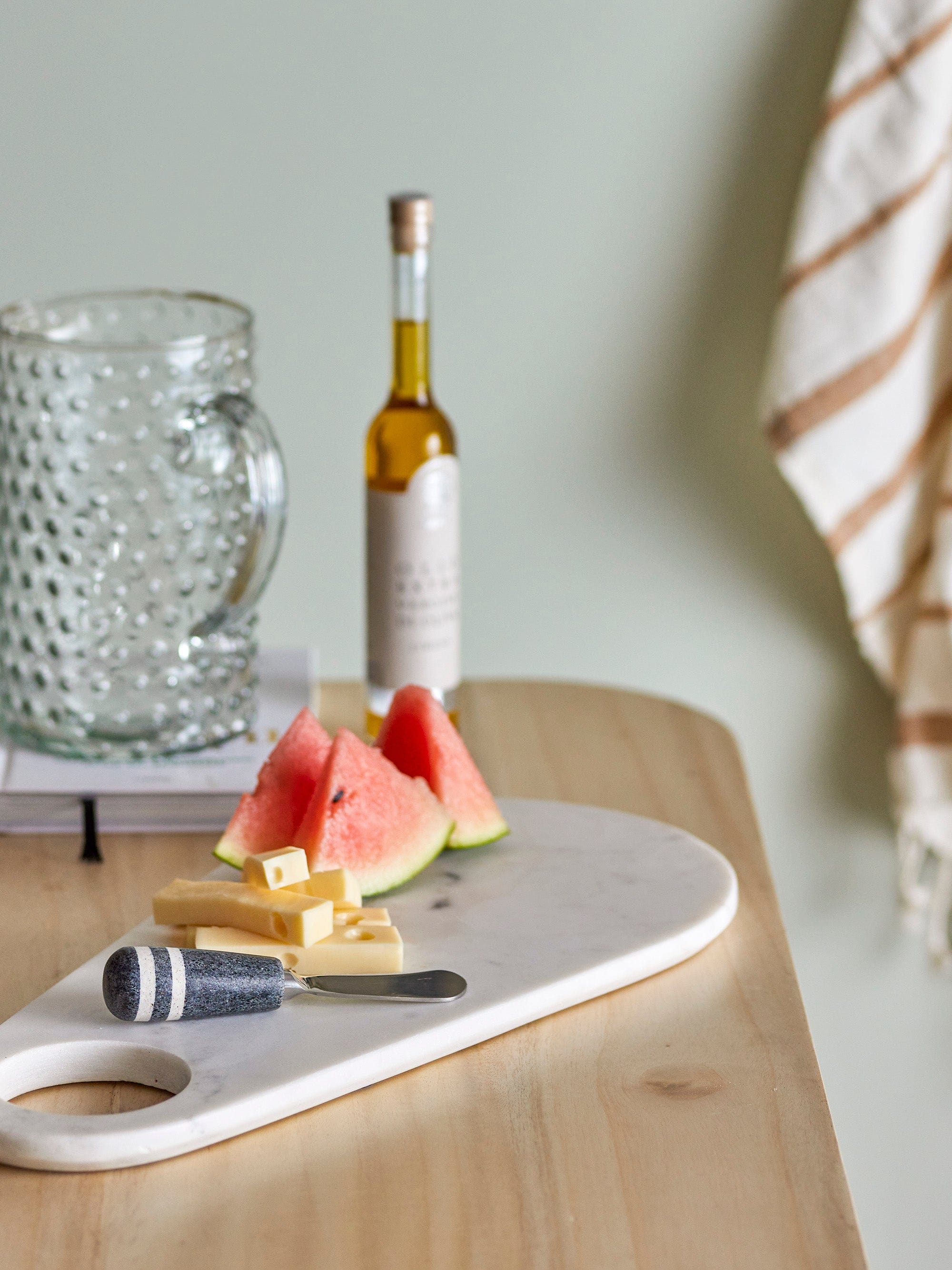 Bloomingville Set tava pentru servire si cutit, din marmura, Abrielle Alb, L42xl20xH1,5 cm