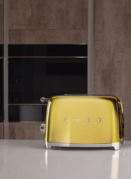 BFSummer Toaster 2 sloturi TSF01GOEU cu 6 trepte de rumenire, Auriu Lucios, Retro 50, 950W, SMEG