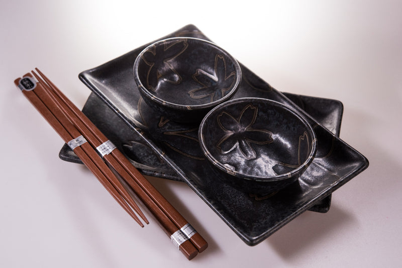Set japonez pentru servire sushi, din ceramica, Stylized Flowers Negru, 4 piese (3)