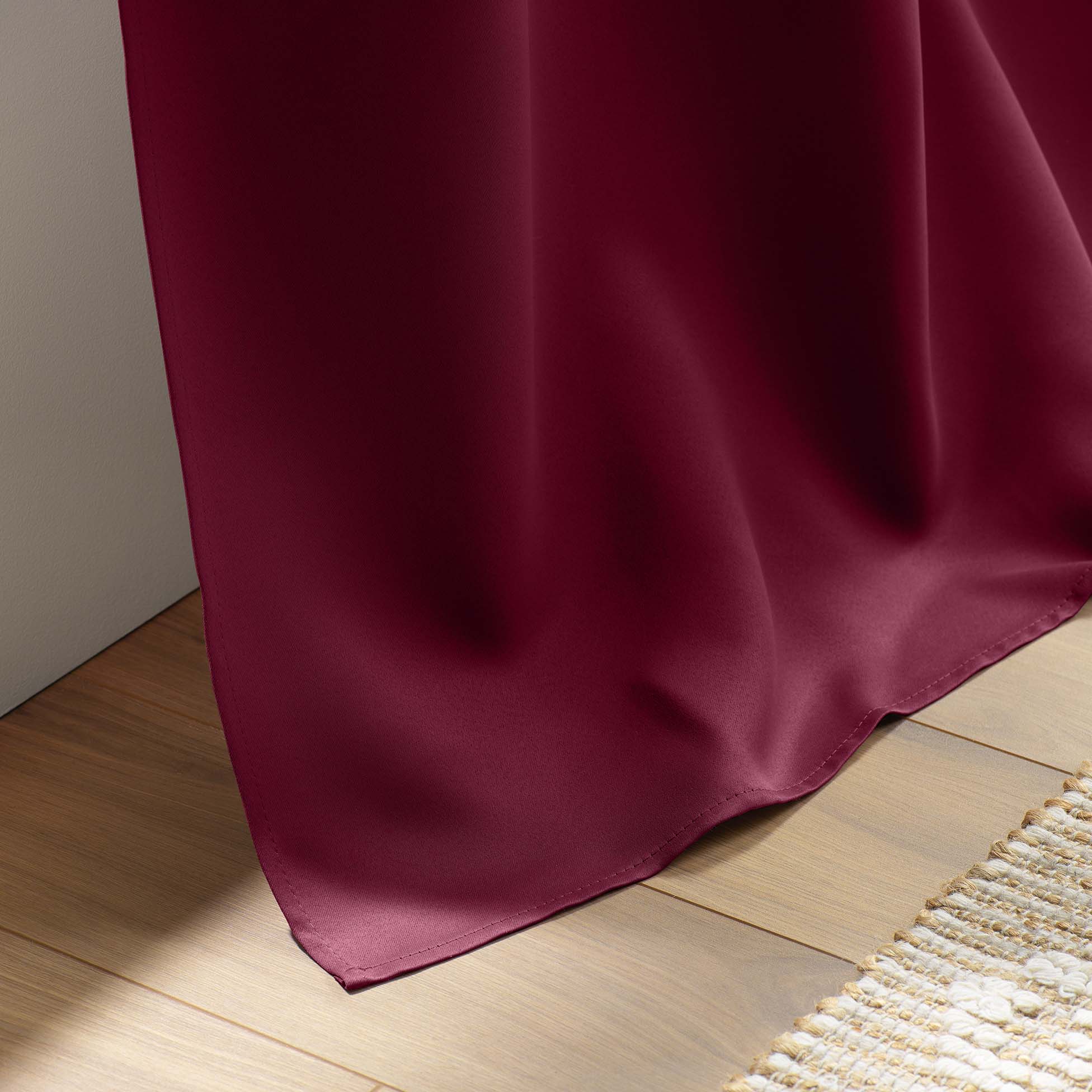 U10 Draperie Blackout Occult Bordeaux, 135 x 180 cm