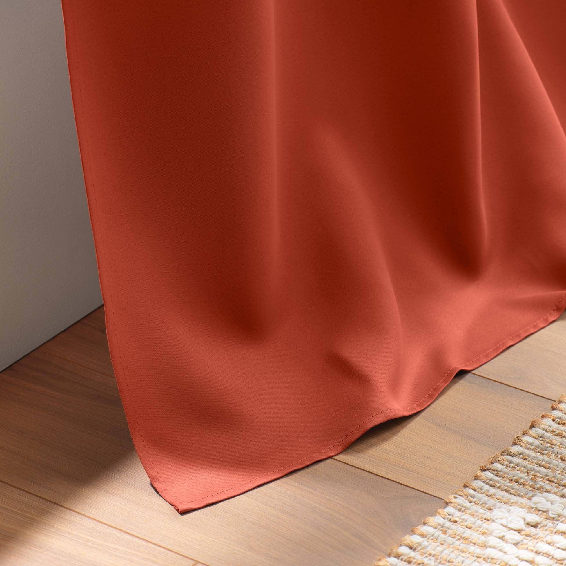 U10 Draperie Blackout Occult Caramiziu, 135 x 240 cm