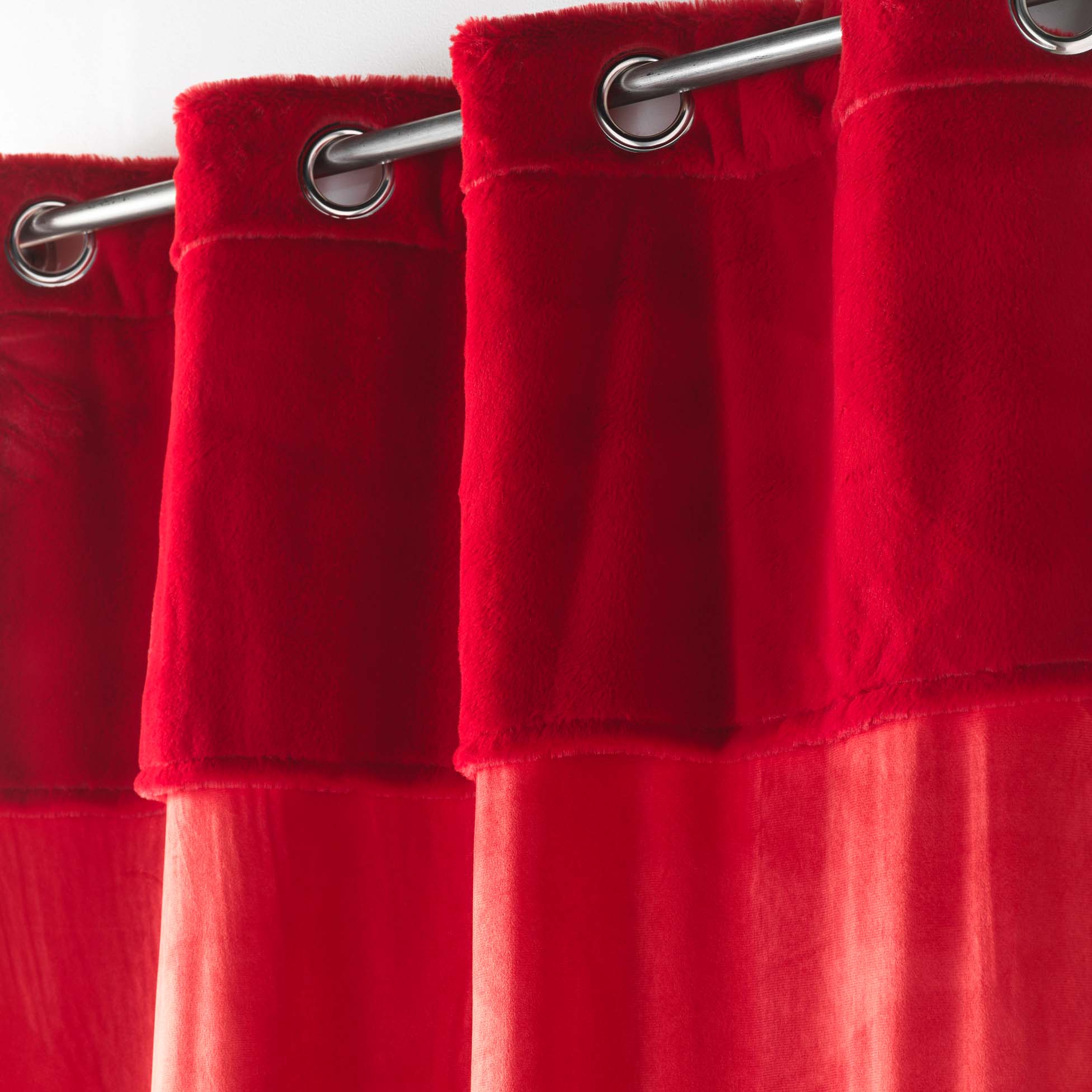 U10 Draperie Caresse Velvet Rosu, 140 x 240 cm