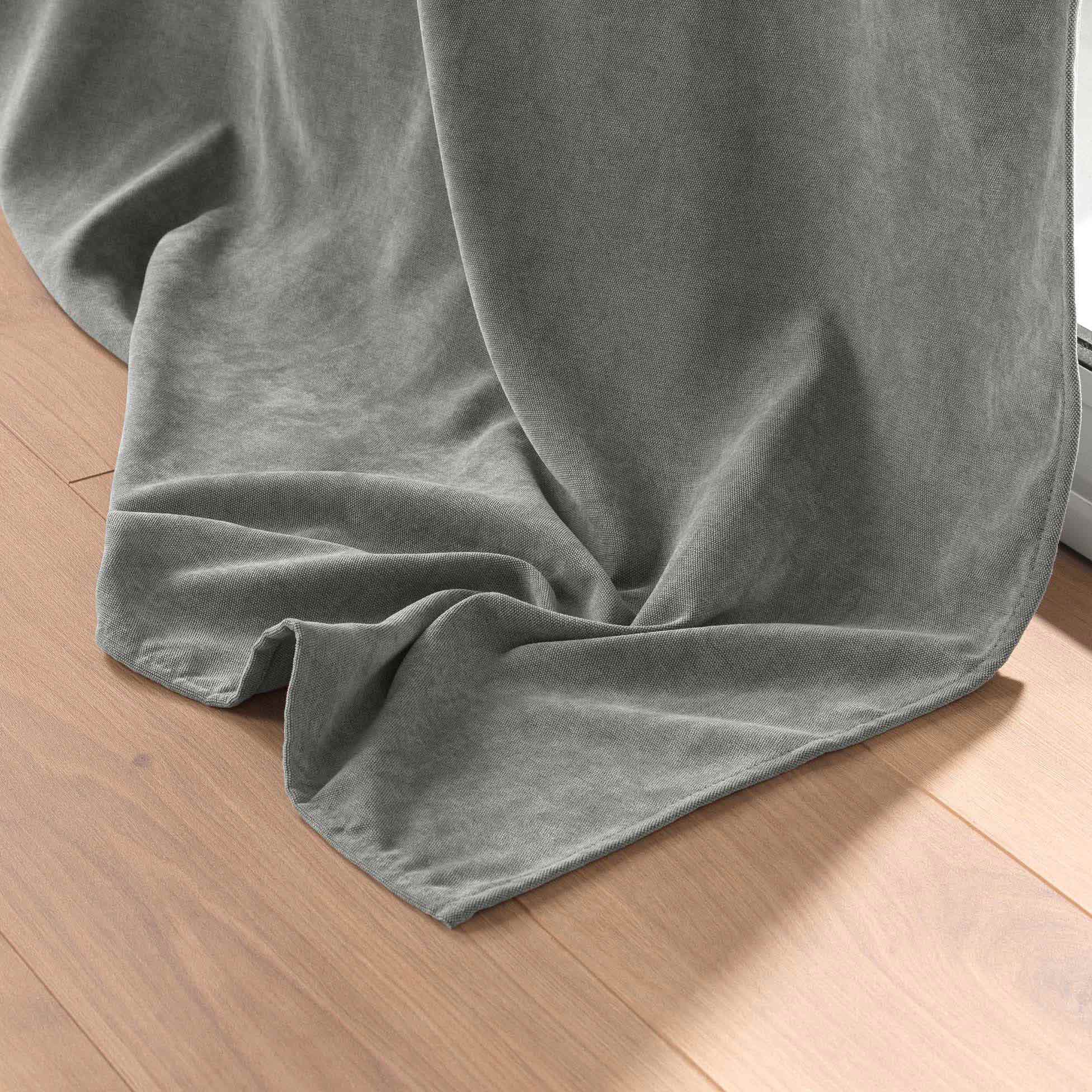 U10 Draperie Novana Velvet Antracit, 135 x 260 cm