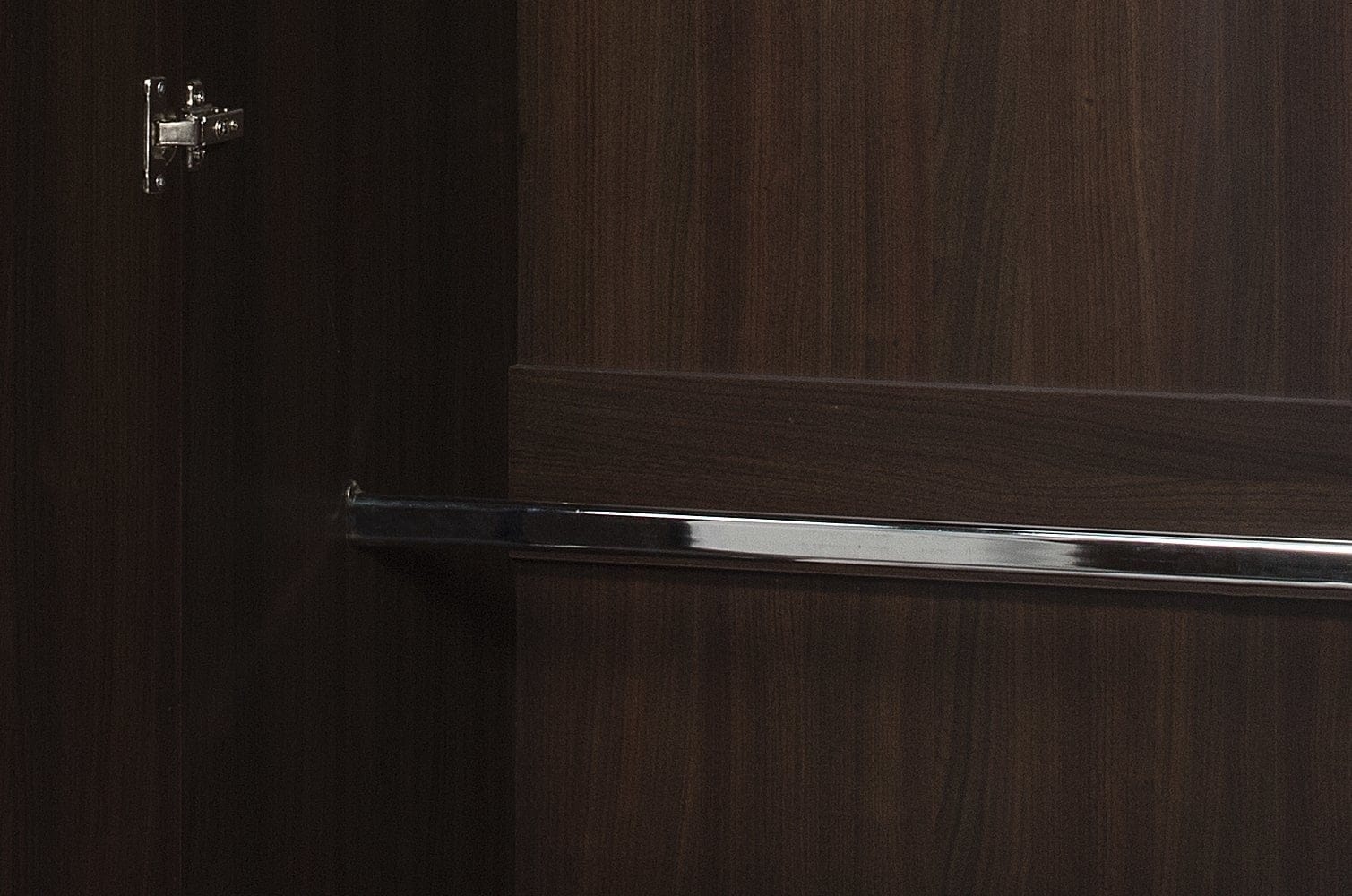 Szynaka Dulap din pal, furnir si lemn, cu 3 usi si oglinda Porti 73 Stejar Choco, l165xA60xH210 cm