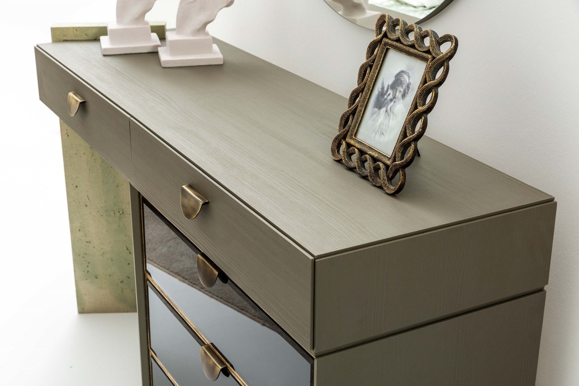 Candess Masa de machiaj din pal si MDF, cu oglinda si 5 sertare, Da Vinci Grej / Negru, l156xA45,5xH84,4 cm