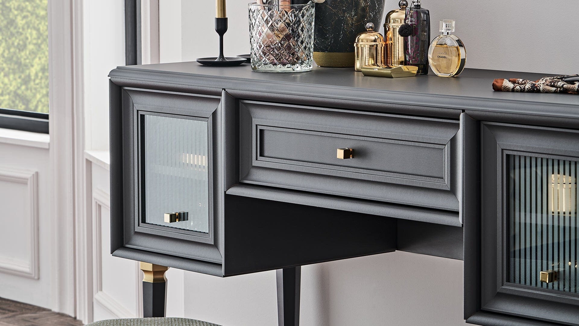 Dogtas Masa de machiaj din pal si sticla, cu 1 sertar si 2 usi, Lorenta Antracit, L140xl51xH85,4 cm