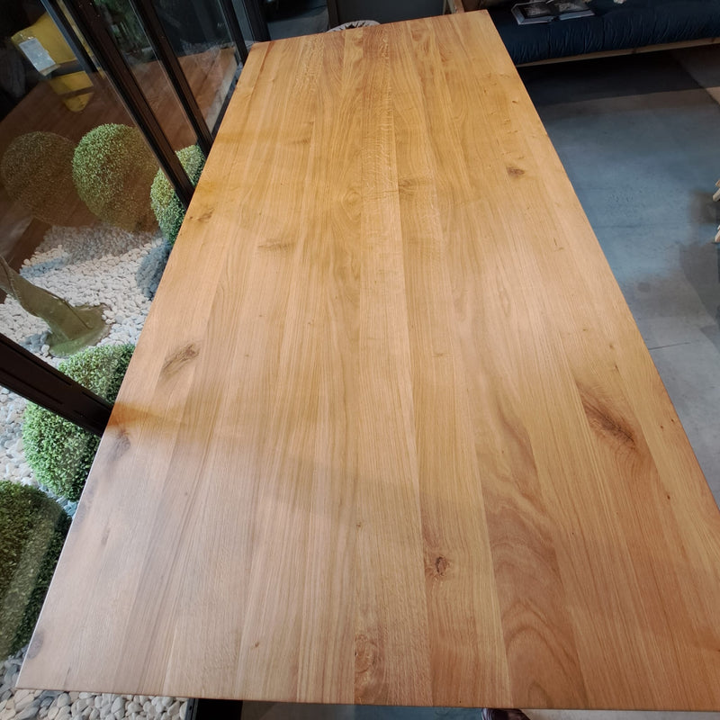 Masa din lemn de stejar salbatic, cu picioare metalice, Trapez Nobil Regular Stejar Bassano (4)