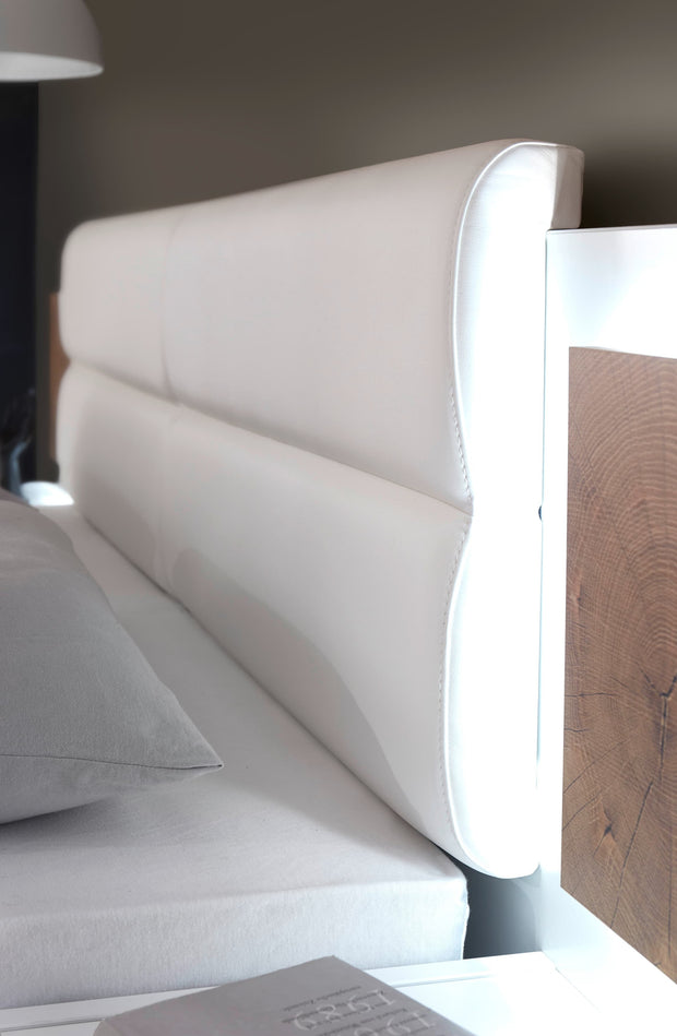 Pol-Power Pat din pal, capatai tapitat cu piele ecologica si 2 noptiere cu LED Cappy Alb / Natural, 200 x 180 cm