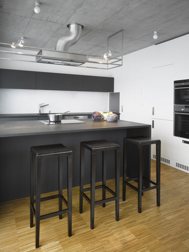 Scaun de bar din lemn de stejar Rioja Black High, l32xA32xH80 cm (7)