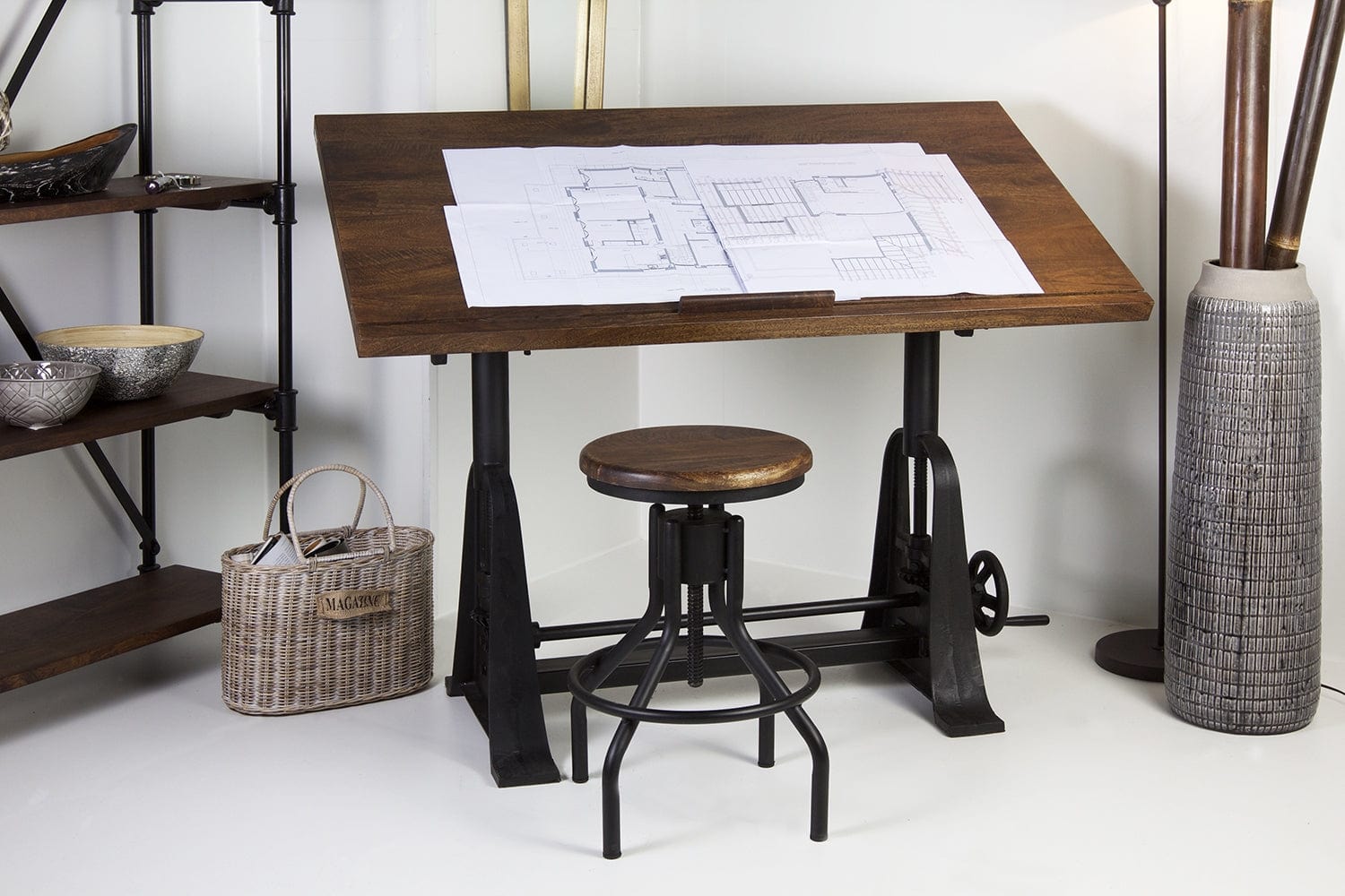 Scaun din lemn si metal, Pipa Nuc / Negru, Ø35xH50-76 cm (1)