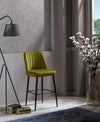 Asir Set 2 scaune de bar tapitate cu stofa si picioare metalice, Vento Velvet Galben / Negru, l49xA45xH99 cm