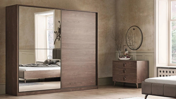 Dogtas Set Mobila Dormitor din pal, cu pat 200 x 180 cm, 5 piese Clara Nuc / Grej