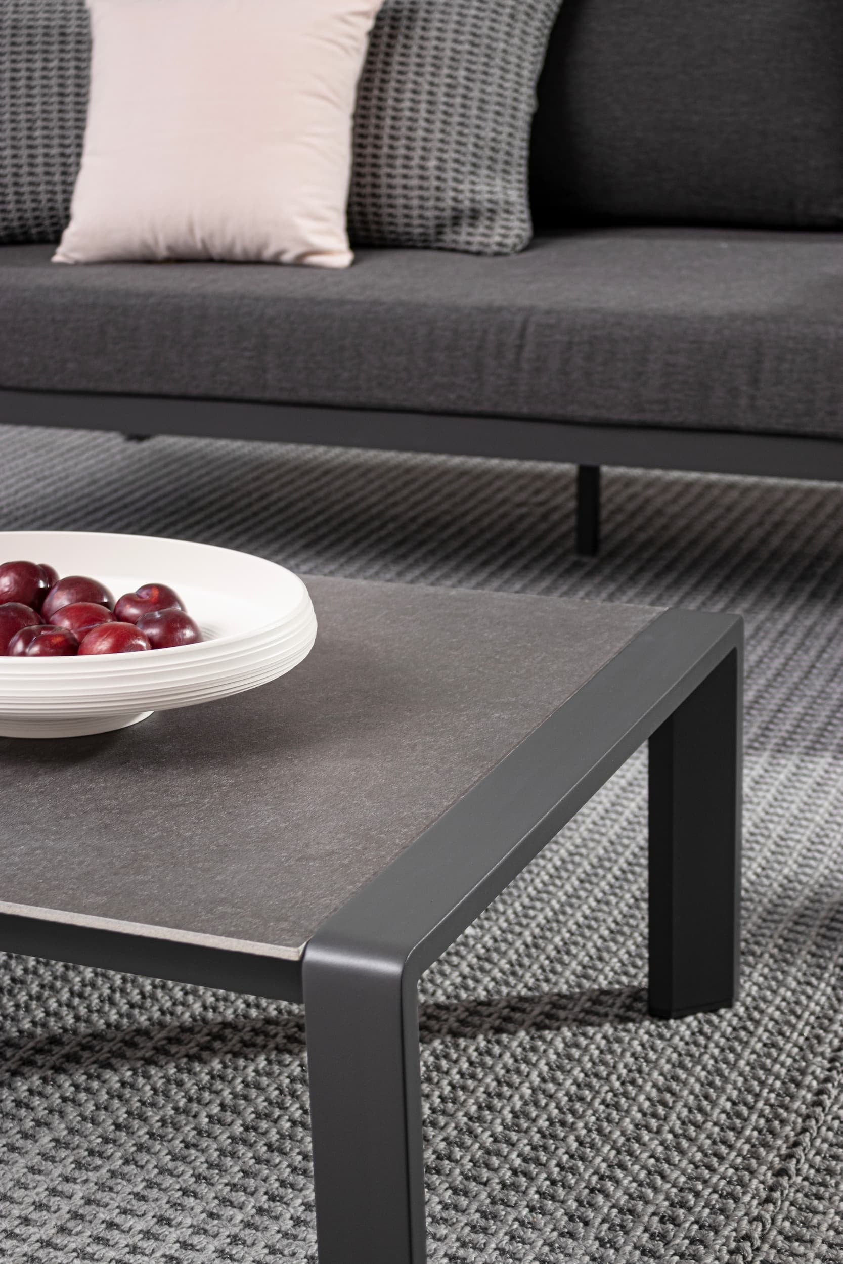 Set mobilier pentru gradina / terasa, Otavio Antracit, 2 fotolii + canapea 3 locuri + masa de cafea (2)