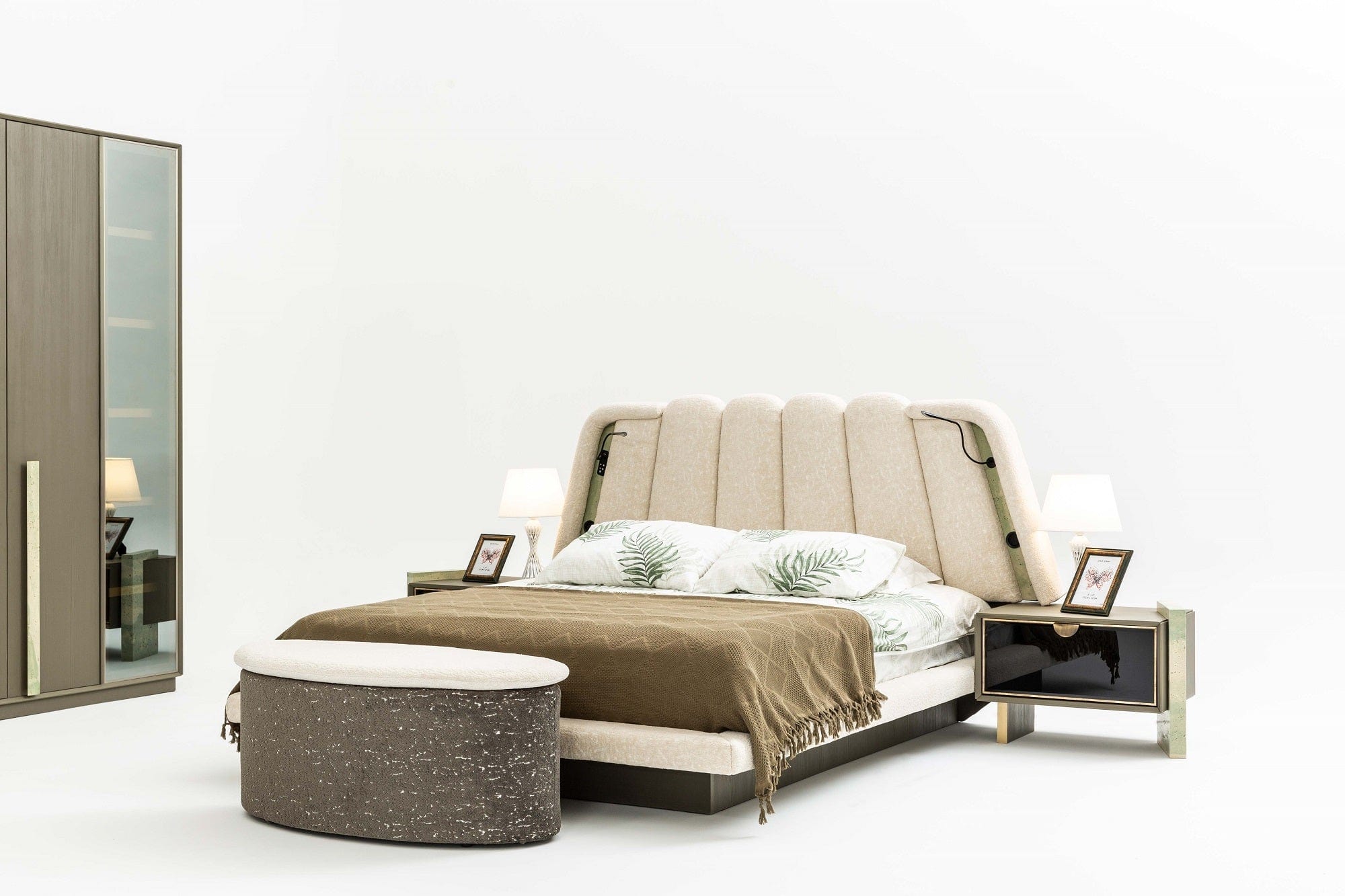 Candess Set Pat si banca tapitate cu stofa, LED inclus, cu pat 200 x 180 cm, Da Vinci Crem / Grej