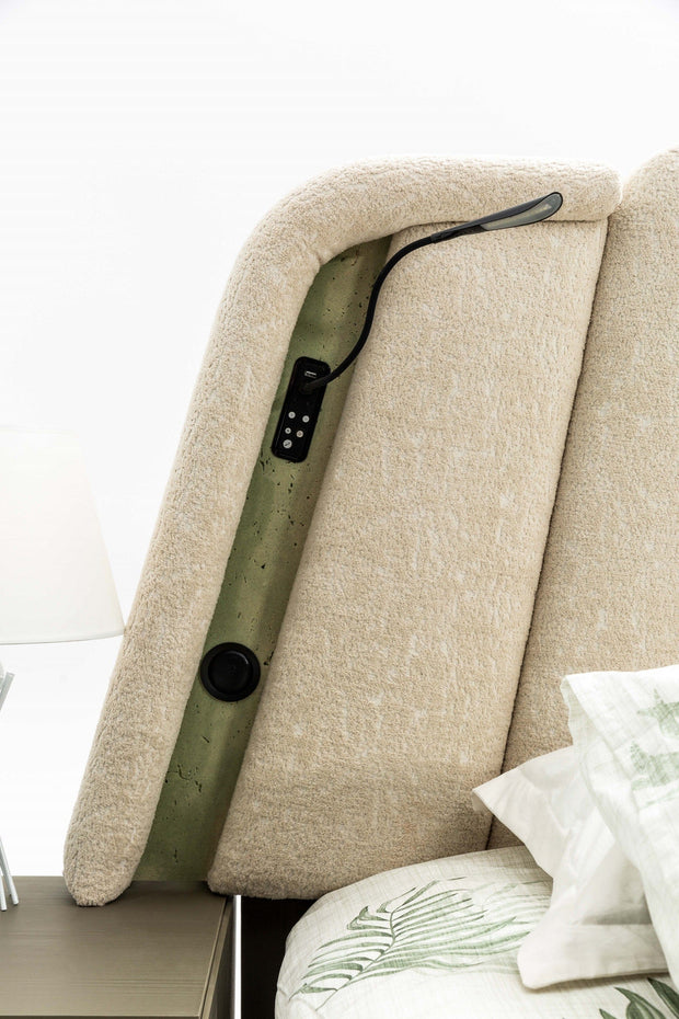 Candess Set Pat si banca tapitate cu stofa, LED inclus, cu pat 200 x 180 cm, Da Vinci Crem / Grej