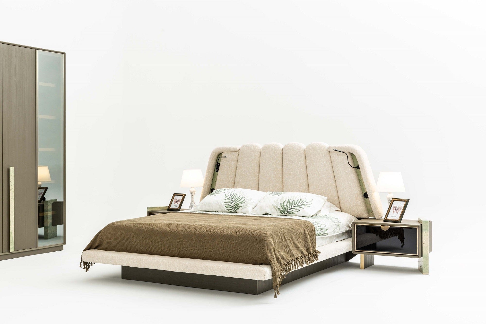 Candess Set Pat si banca tapitate cu stofa, LED inclus, cu pat 200 x 180 cm, Da Vinci Crem / Grej