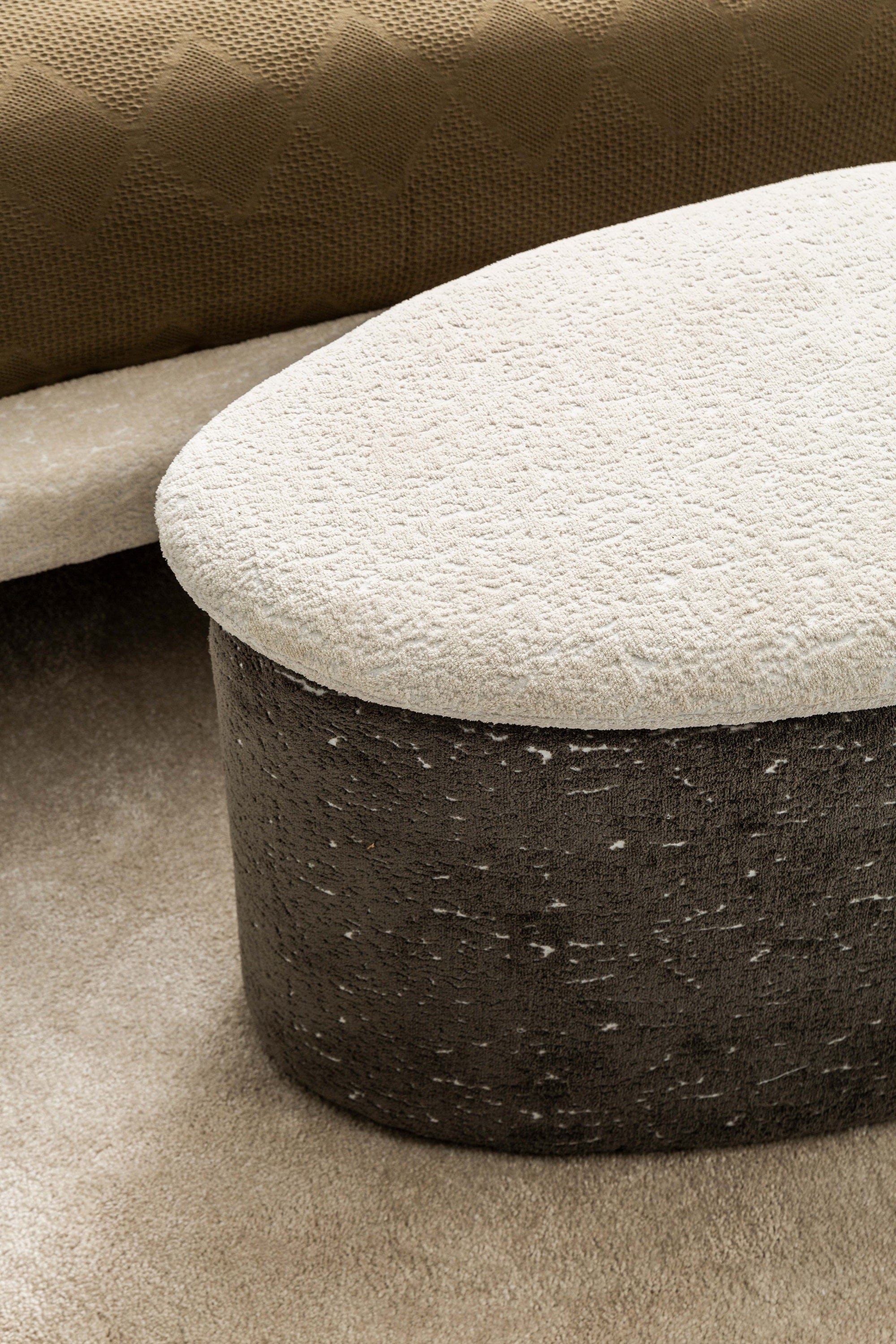 Candess Set Pat si banca tapitate cu stofa, LED inclus, cu pat 200 x 180 cm, Da Vinci Crem / Grej