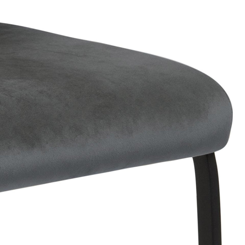 Set 2 scaune tapitate cu stofa si picioare metalice, Ulla Velvet Gri inchis / Negru, l43xA58xH100 cm (6)