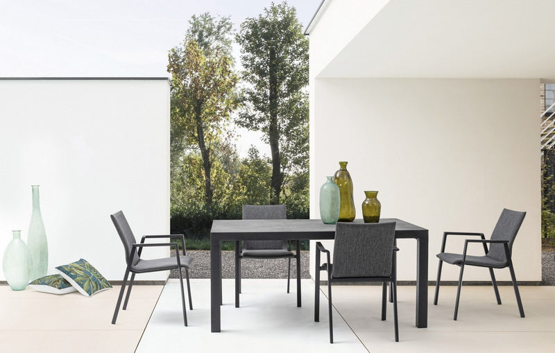 Set 4 scaune de terasa din metal, tapitate cu stofa, Odeon Gri Inchis / Negru, l55,5xA60xH83 cm (1)