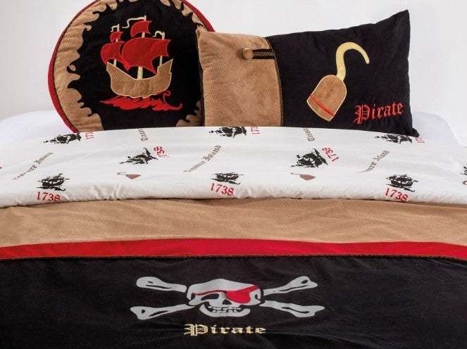 Set cuvertura pat copii si 2 perne decorative Pirate Hook Brown / Black (1)