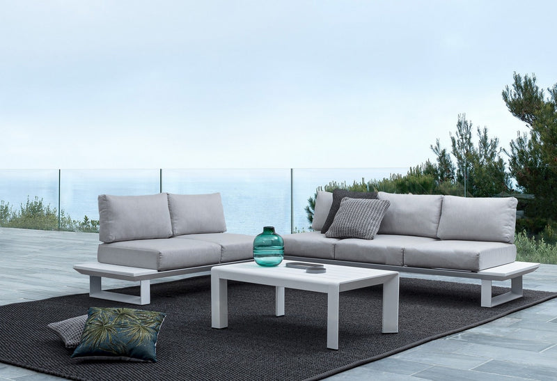 Set mobilier pentru gradina / terasa, Konnor Gri Deschis / Alb, canapea 2 locuri + canapea 3 locuri + masa de cafea (1)