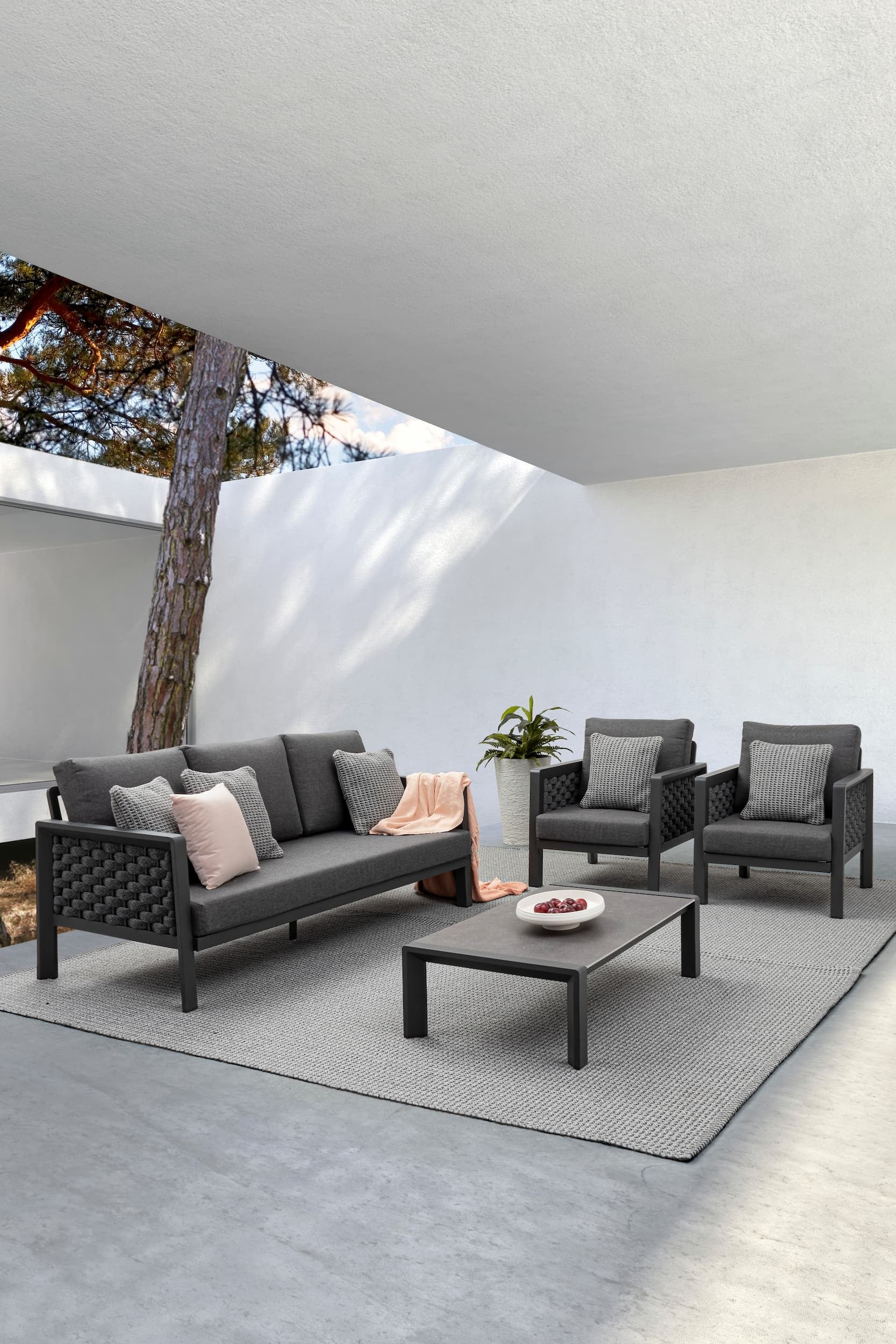 Set mobilier pentru gradina / terasa, Otavio Antracit, 2 fotolii + canapea 3 locuri + masa de cafea (1)