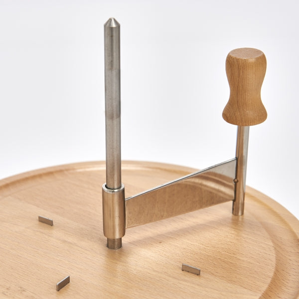 Set pentru taiat branzeturi, din lemn si otel inoxidabil, Cheese Natural / Crom, Ø22xH15 cm (4)