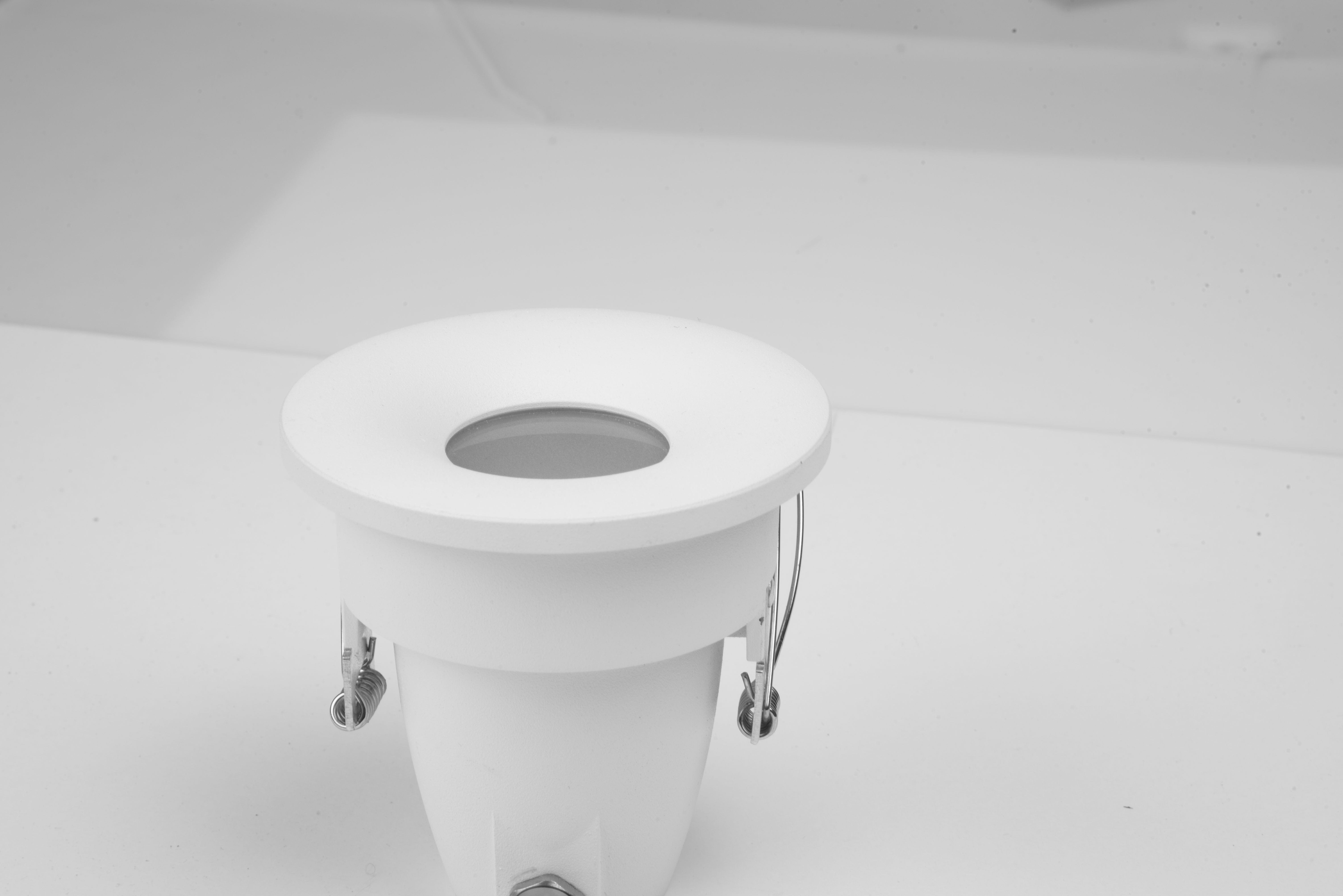 Spot Romolo R Alb, AZ5389 (2)